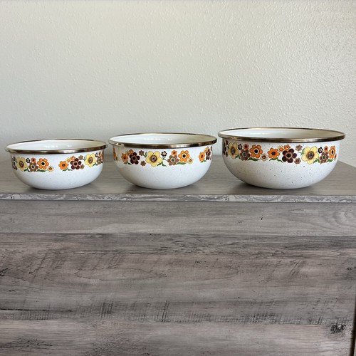 Vintage nesting mixing - nesting, bowls